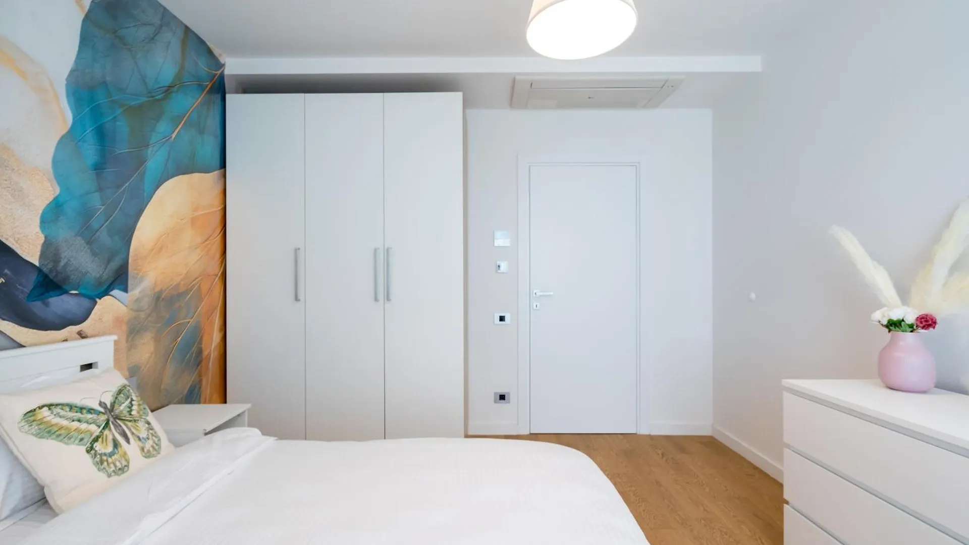 Luxury Apartment Near Promenada, 1Br Bucureşti România