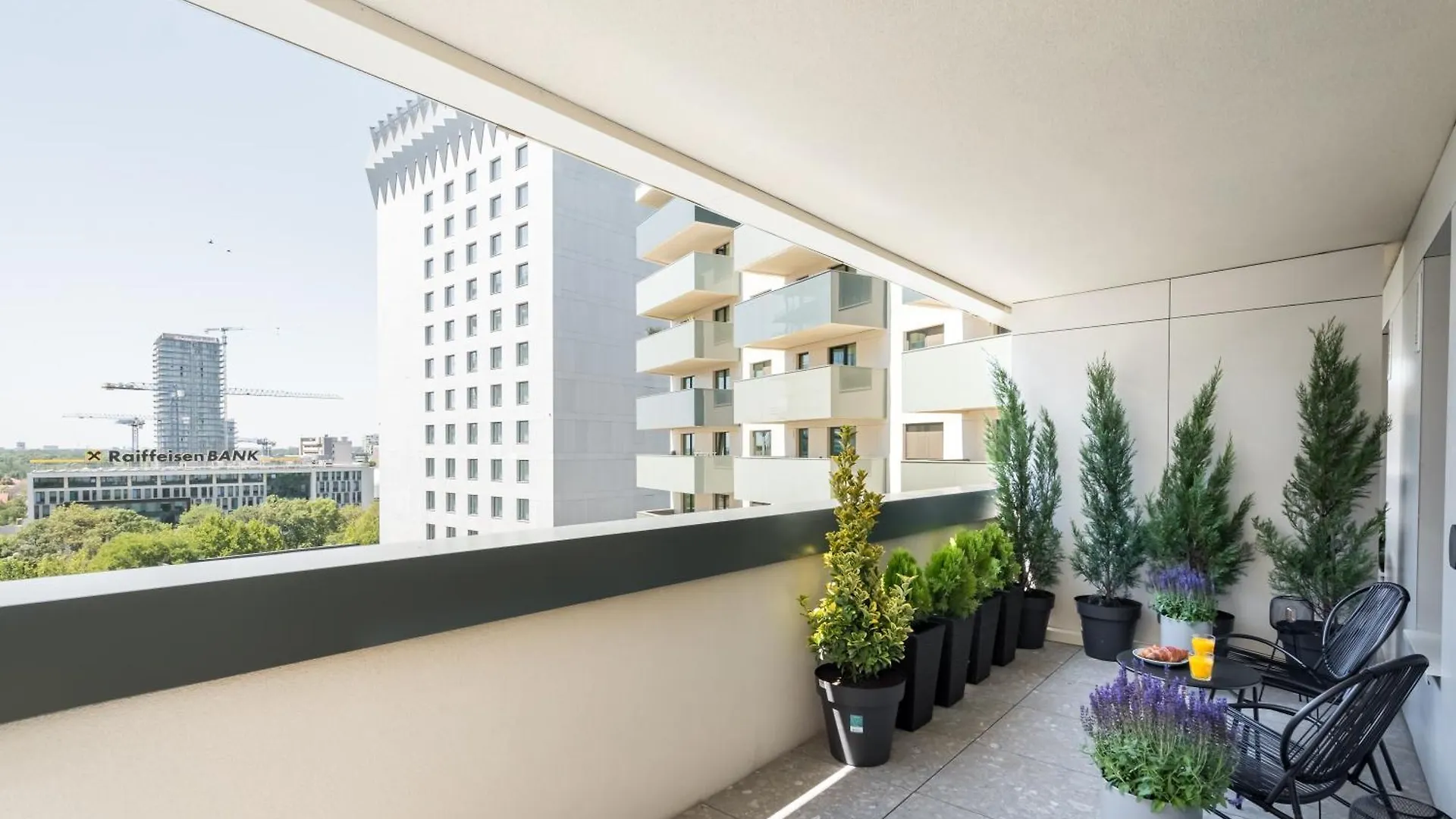 Luxury Apartment Near Promenada, 1Br Bucureşti 0*,  România