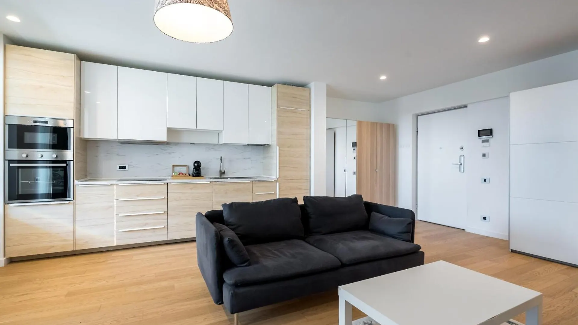 Luxury Apartment Near Promenada, 1Br Bucureşti